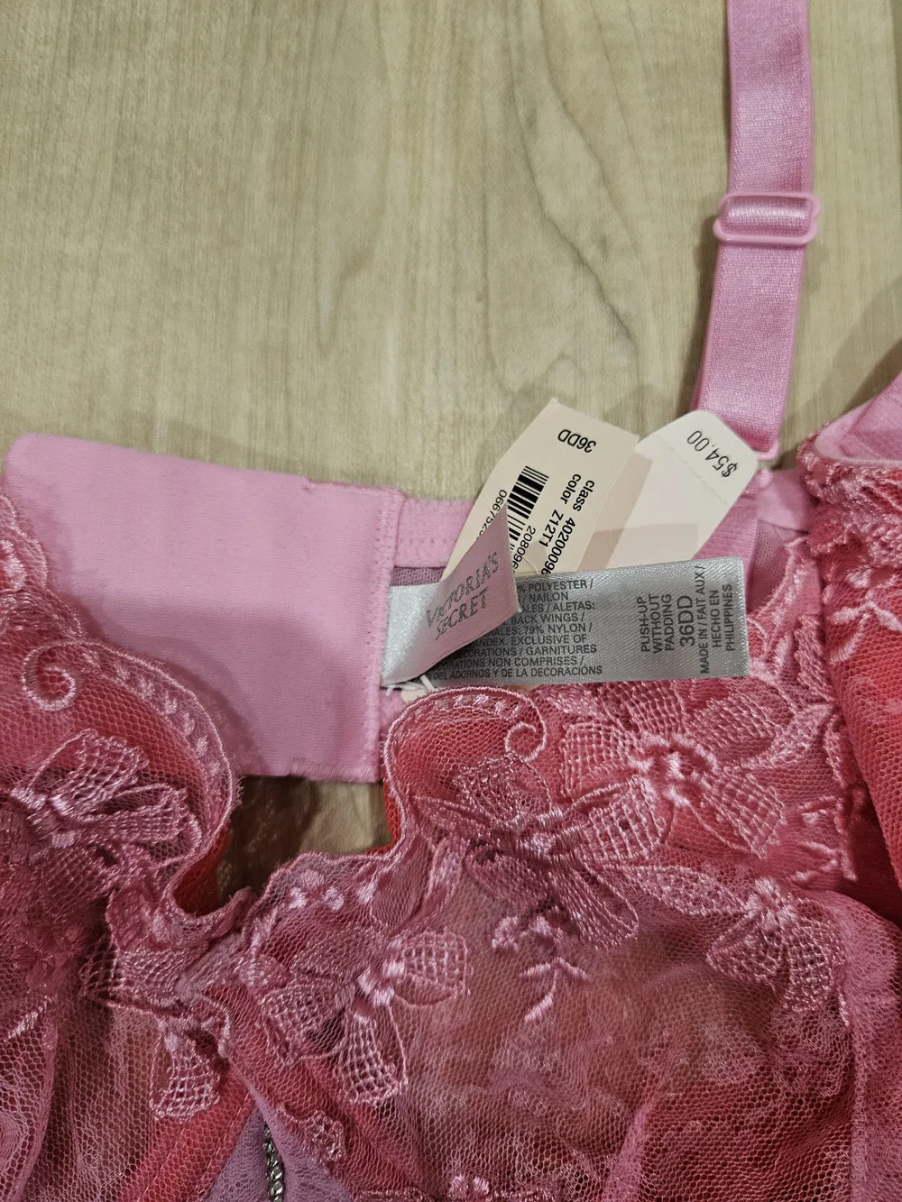 Victoria's Secret Pink Lace Underwire Bra and Lace Bikini Set - Picture 3 of 6